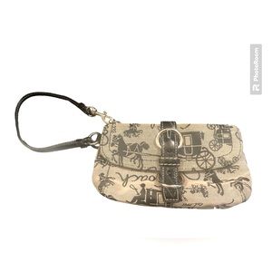 BEAUTIFUL COACH WRISTLET/ WALLET.
